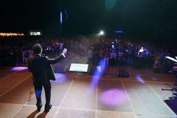  José Velez llena la plaza de Candelaria (Tenerife) con un concierto de dos horas/TA.